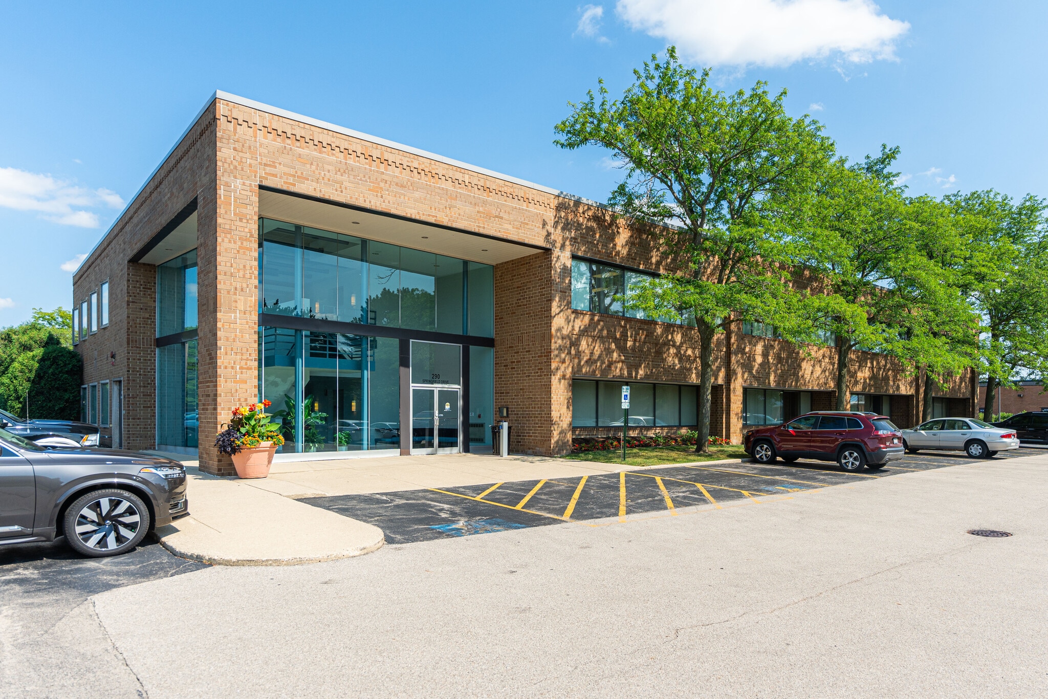 290 Springfield Dr, Bloomingdale, IL for lease Interior Photo- Image 1 of 23