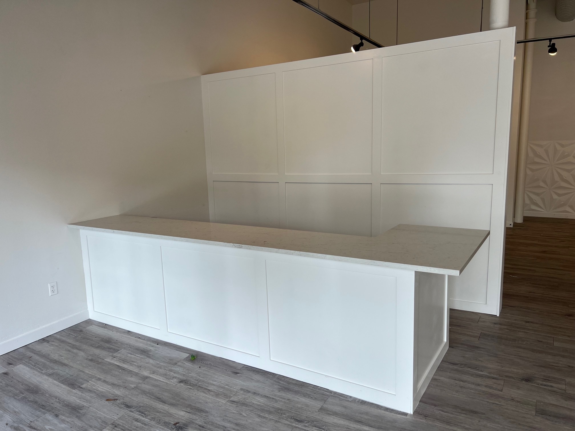 701-705 Main St, Vancouver, WA for lease Interior Photo- Image 1 of 7