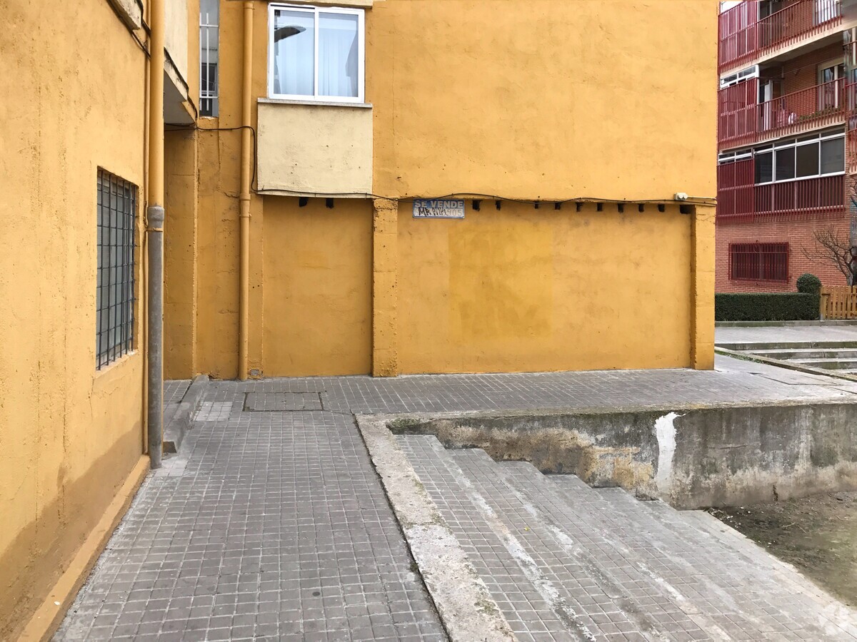 Calle Virgen de las Angustias, 39, Ávila, AVI 05005 - Unit Puerta L1, Esc. 1 -  - Interior Photo - Image 1 of 2