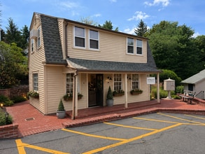 1-3 Brick Walk Ln, Farmington, CT for lease Interior Photo- Image 1 of 7