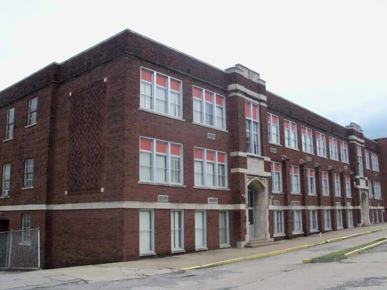 110 Steuben St, Mingo Junction, OH 43938