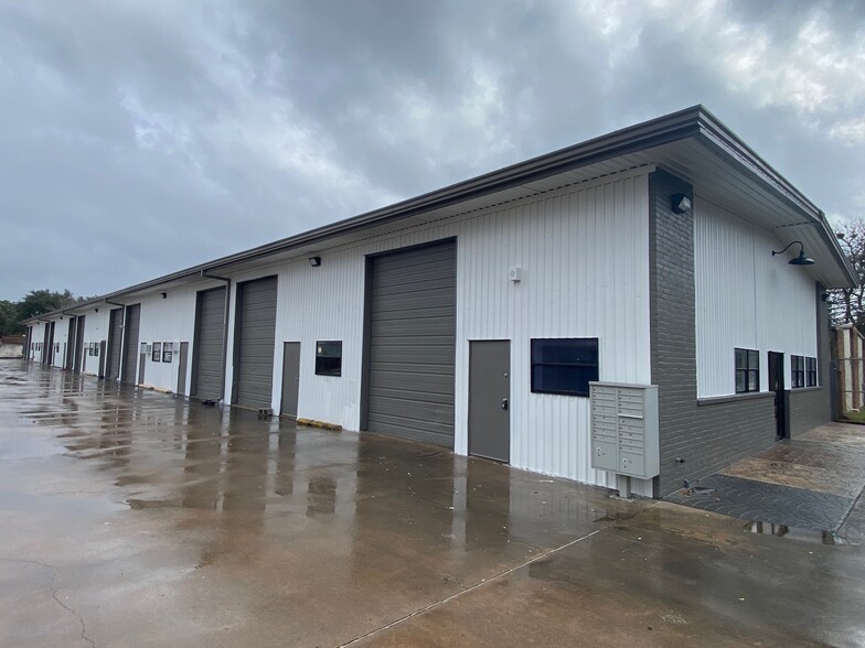 1740 Elmview Dr, Houston, TX for lease - Building Photo - Image 1 of 3