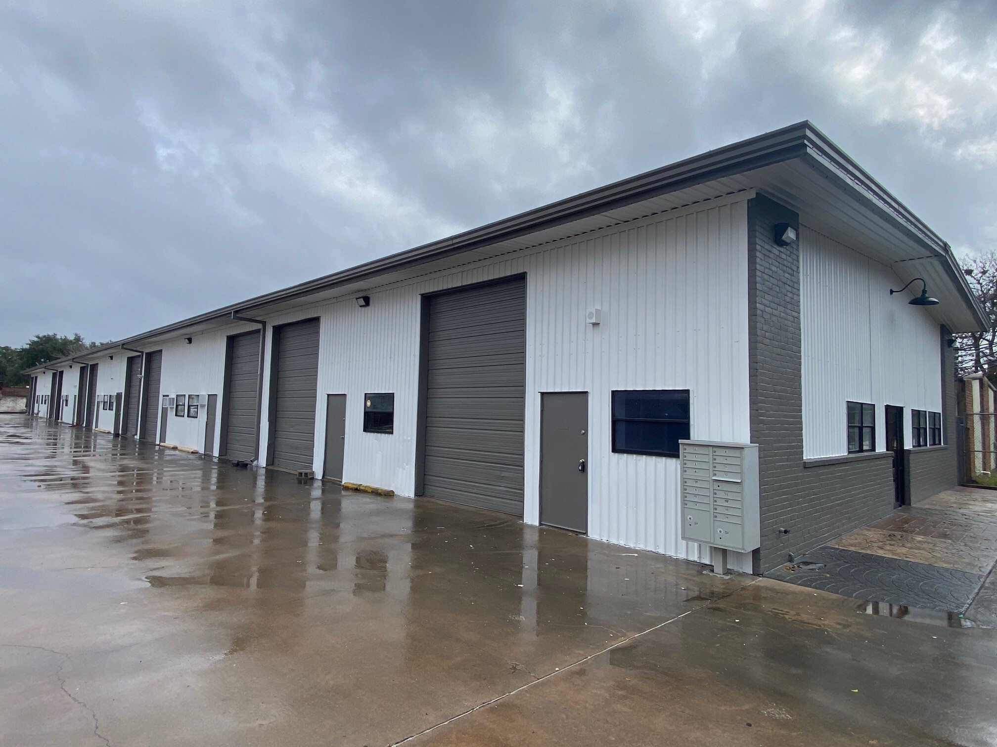 1740 Elmview Dr, Houston, TX for lease Building Photo- Image 1 of 4