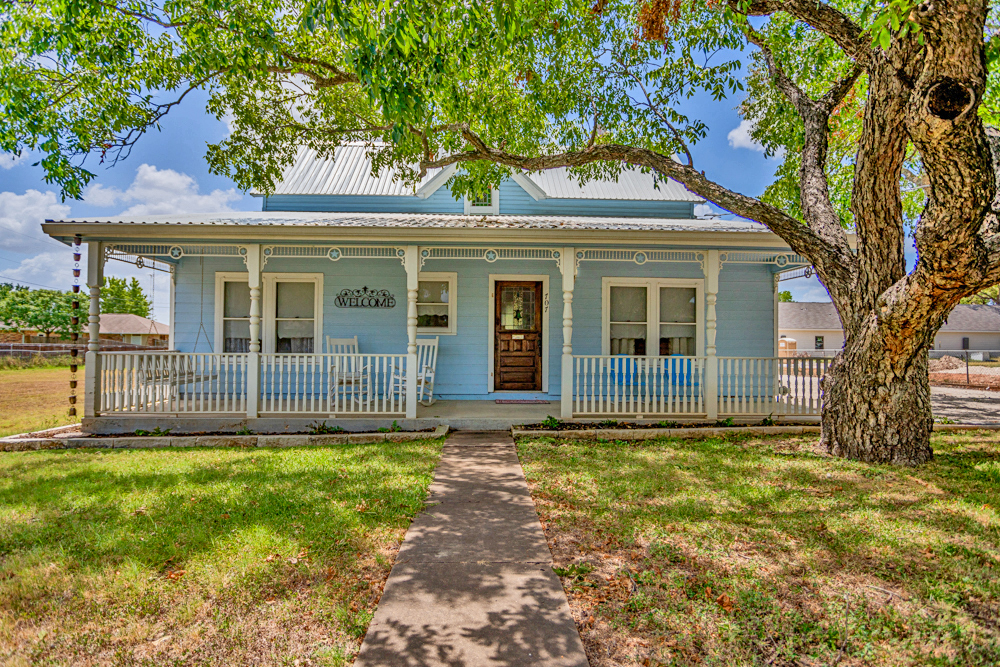 705 E Highway St, Fredericksburg, TX for sale Primary Photo- Image 1 of 1