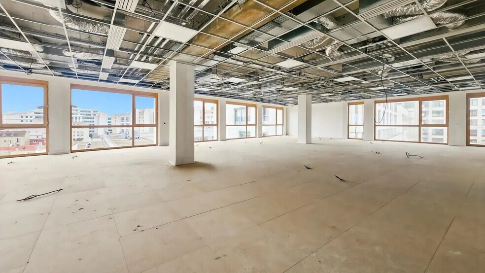 Office in Ivry-sur-Seine for lease - Building Photo - Image 3 of 9