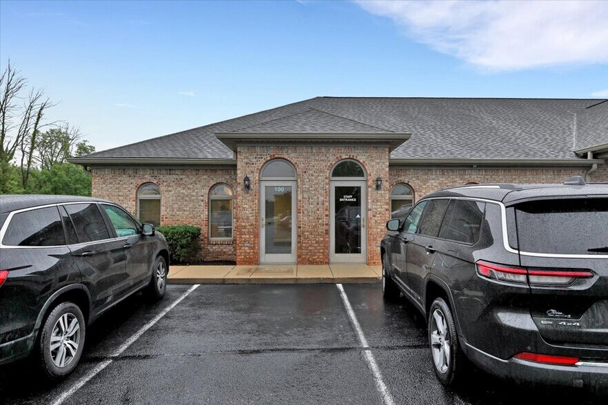 69 E Garner Rd, Brownsburg, IN for sale - Building Photo - Image 1 of 1