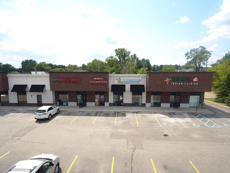3271-3303 Rochester Rd, Troy, MI for lease - Building Photo - Image 2 of 3