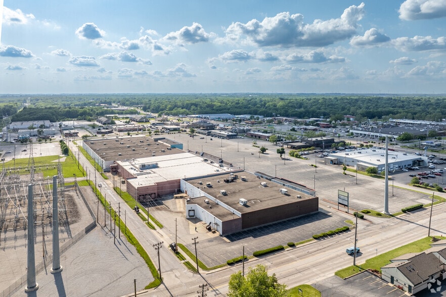 2800 N Water St, Decatur, IL for sale - Building Photo - Image 3 of 48