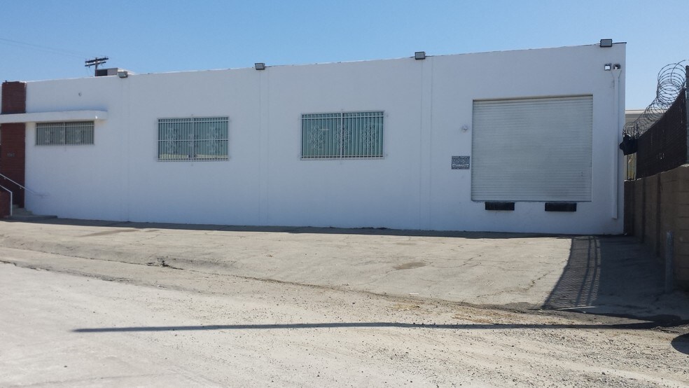 8560 Tujunga Ave, Sun Valley, CA for lease - Building Photo - Image 2 of 9