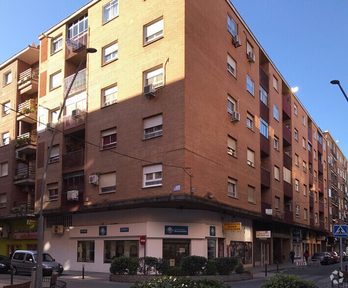 Calle Ángel del Alcázar, 56, Talavera de la Reina, Toledo for lease - Building Photo - Image 1 of 2