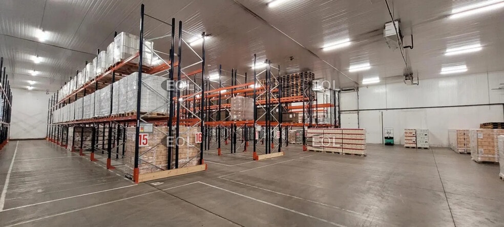 Industrial in for lease - Building Photo - Image 2 of 9