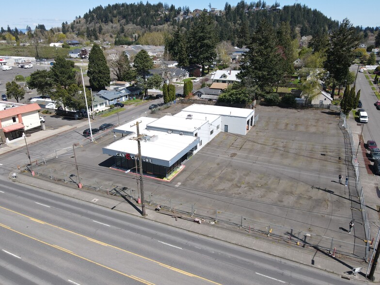 2400 NE 82nd Ave, Portland, OR for sale - Building Photo - Image 1 of 1