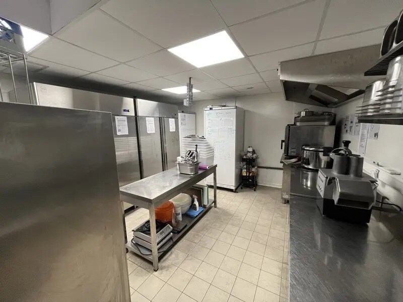 Retail in Bordeaux for sale Building Photo- Image 1 of 7