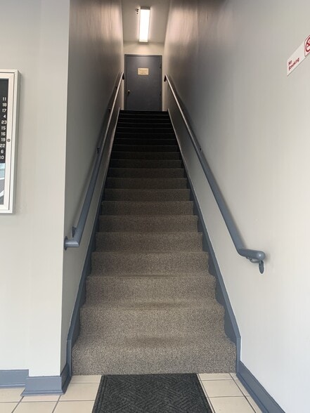 9402-9420 Towne Square Ave, Blue Ash, OH for lease - Interior Photo - Image 3 of 7