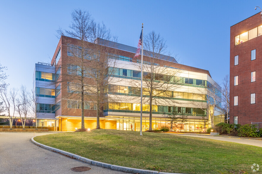 4 Batterymarch Park, Quincy, MA for lease - Building Photo - Image 1 of 2