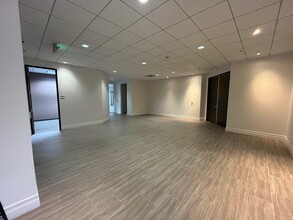 6200 Canoga Ave, Woodland Hills, CA for lease Interior Photo- Image 2 of 12