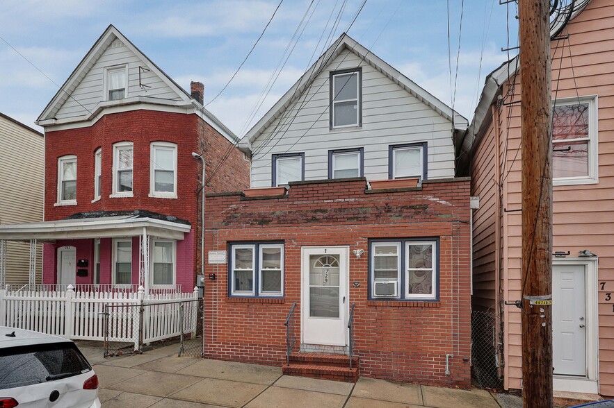 729 Cortlandt St, Perth Amboy, NJ for sale - Building Photo - Image 2 of 7