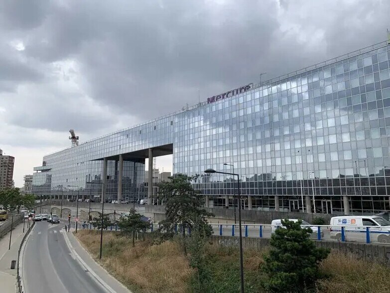 Flex in Ivry-sur-Seine for lease - Building Photo - Image 1 of 18