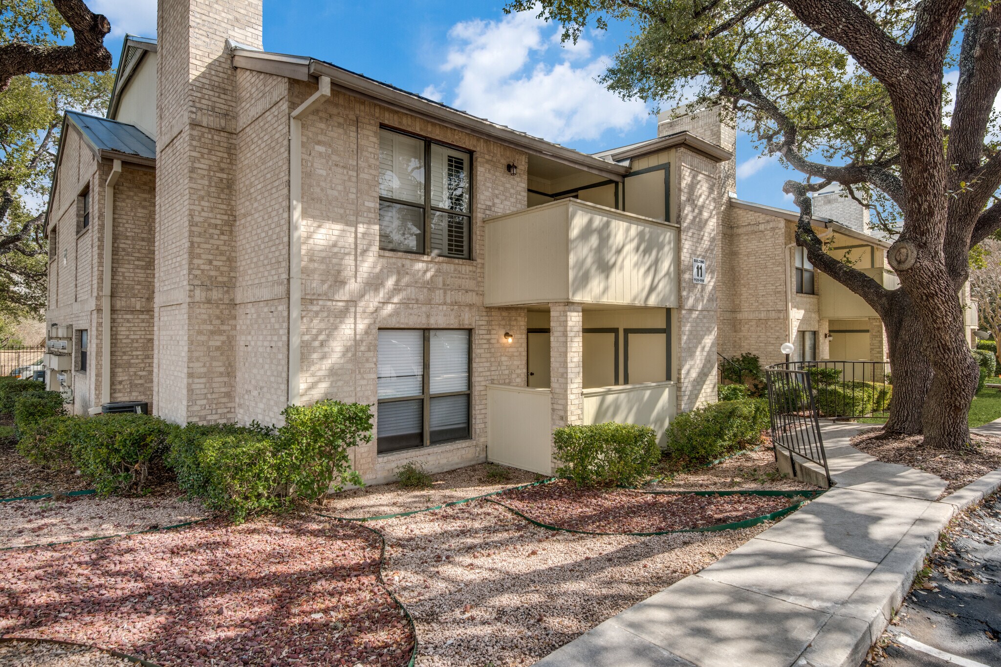 45 Units at Devonshire Condominiums San Antonio, TX for Sale
