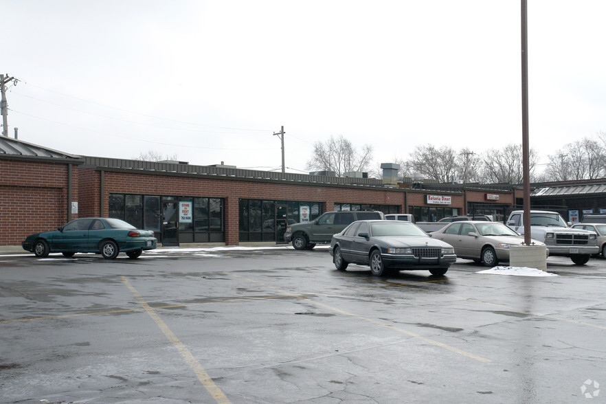 8-28 S Van Buren St, Batavia, IL for lease - Building Photo - Image 2 of 6