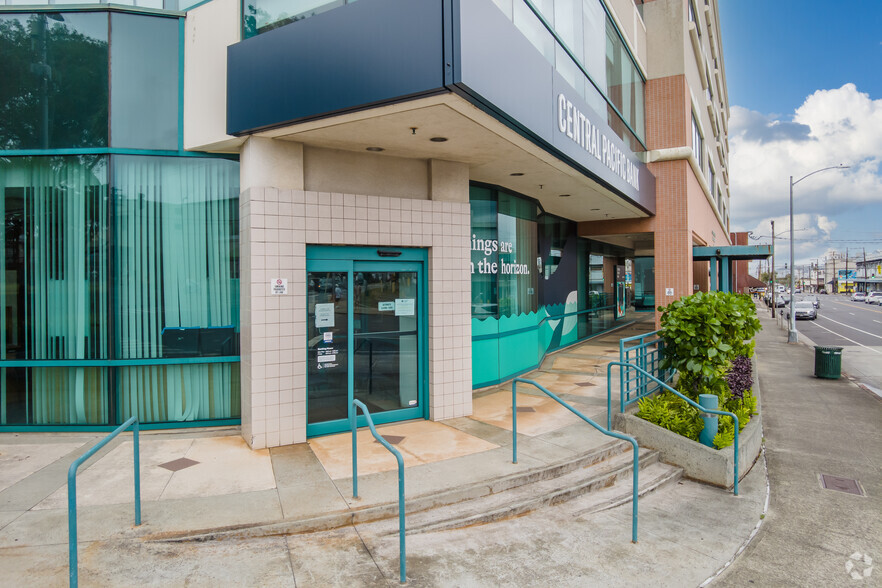 3465 Waialae Ave, Honolulu, HI for lease - Building Photo - Image 1 of 1