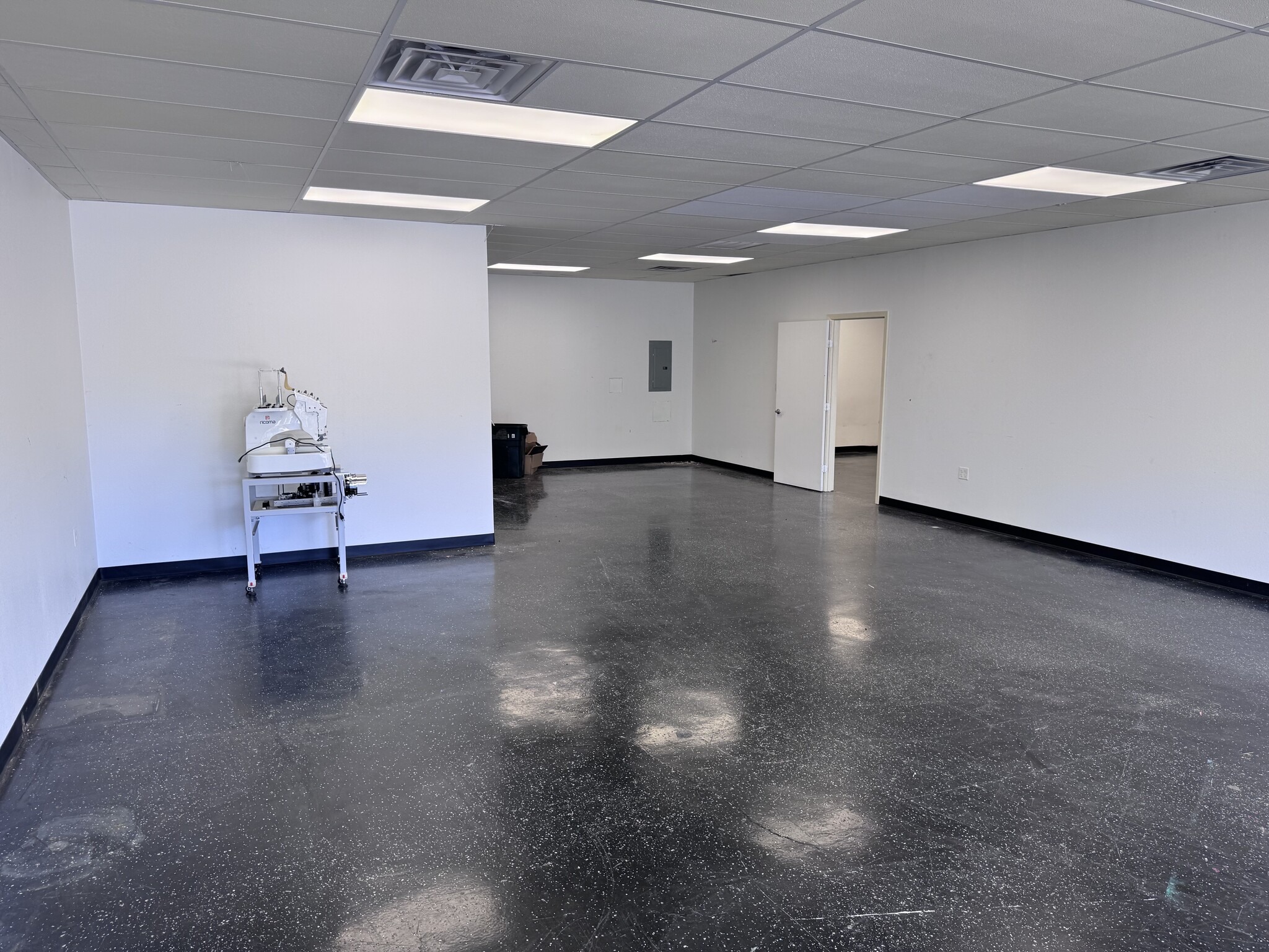 433 S Seven Points Dr, Kemp, TX for lease Interior Photo- Image 1 of 6