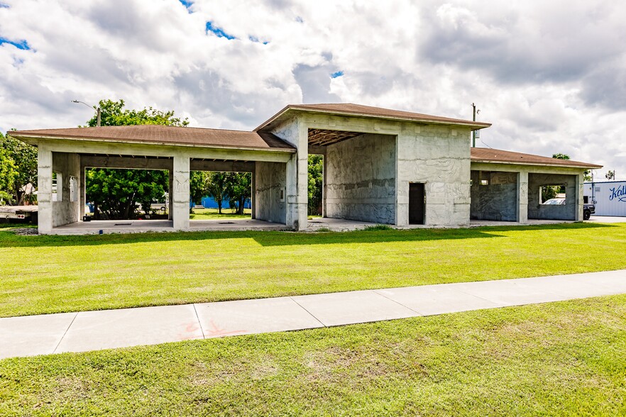 555 NW 16th St, Belle Glade, FL for sale - Building Photo - Image 2 of 11