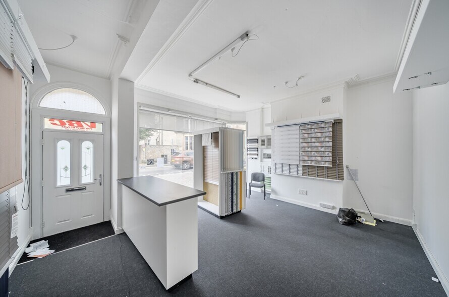 71A Southgate, Sleaford for lease - Building Photo - Image 3 of 8