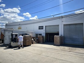 3670 W Oceanside Rd - Warehouse