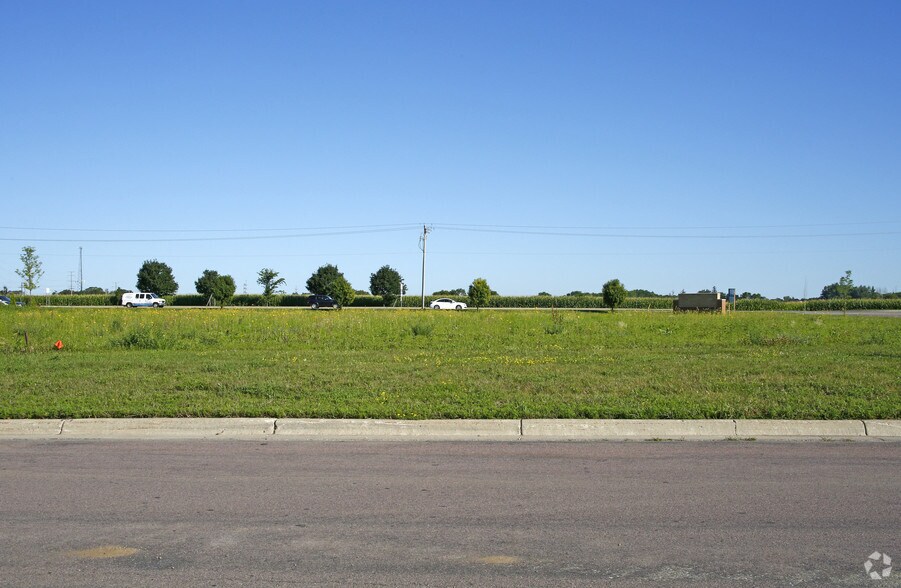 170 Saint Andrews Dr, Mankato, MN for sale - Primary Photo - Image 1 of 1