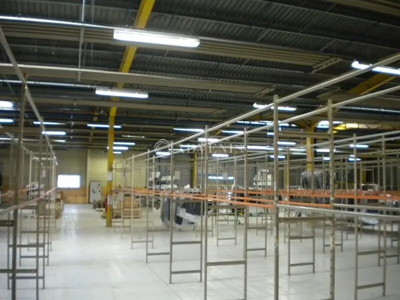 Flex in Joué-lès-Tours for lease Interior Photo- Image 1 of 5