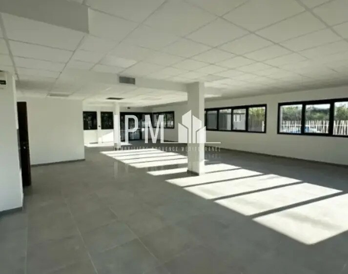 Office in Aubagne for sale - Interior Photo - Image 2 of 11