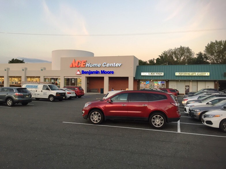 261 Comly Rd, Lincoln Park, NJ 07035 Lincoln Park Plaza