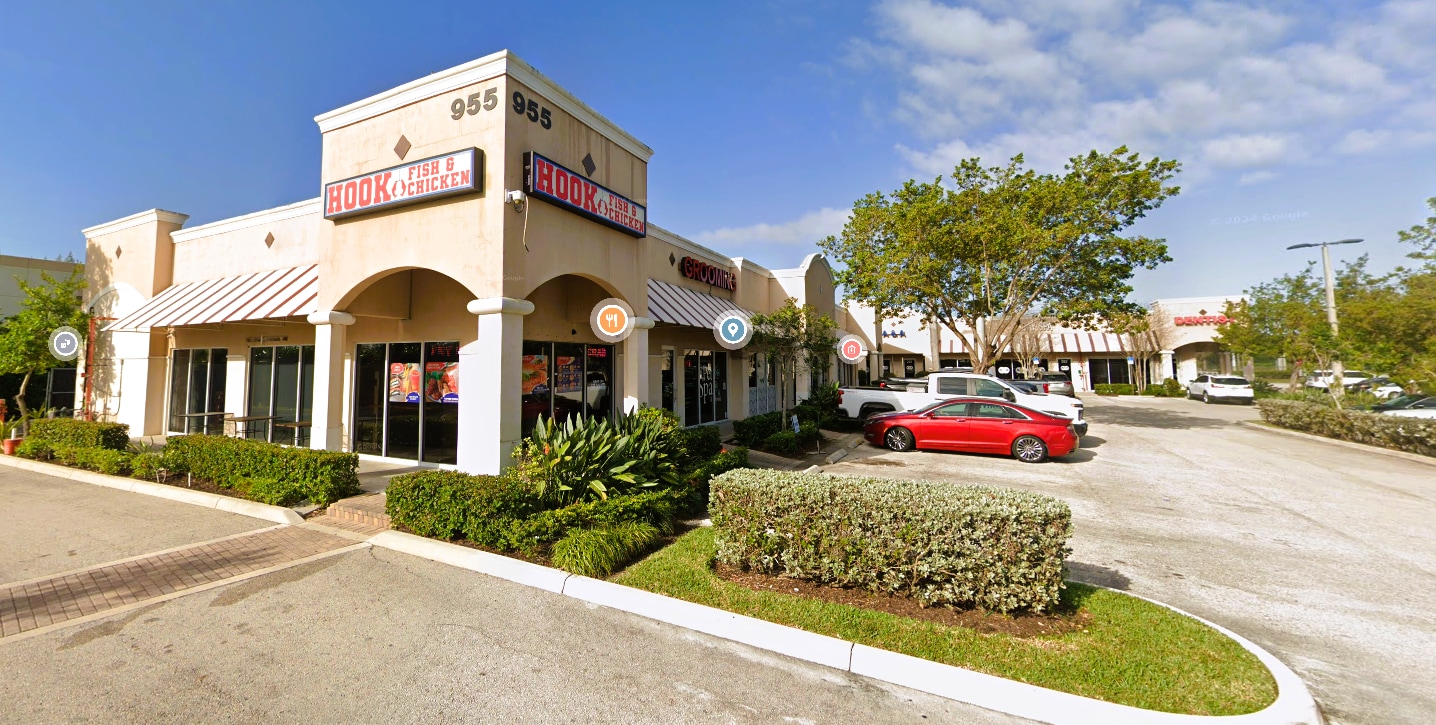 951 Sansburys Way, West Palm Beach, FL for lease Building Photo- Image 1 of 15