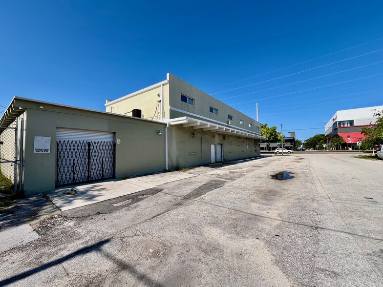 2000 N Dixie Hwy, Hollywood, FL for sale - Building Photo - Image 3 of 22