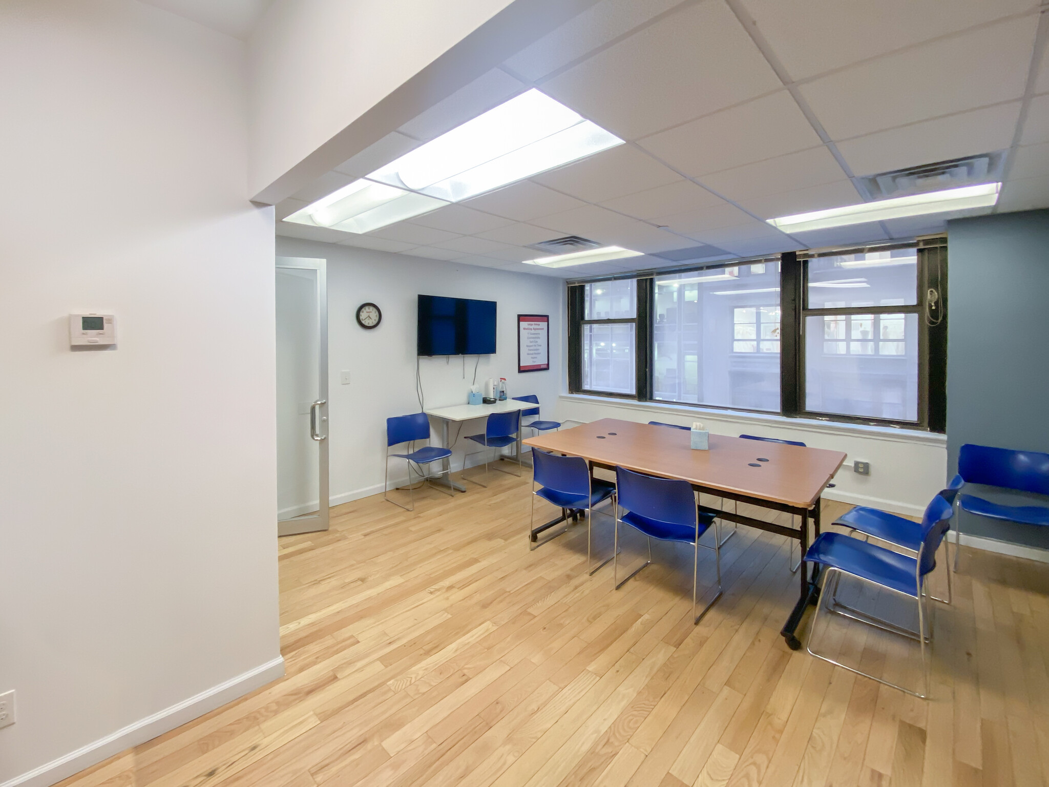 223-225 W 35th St, New York, NY for lease Interior Photo- Image 1 of 6