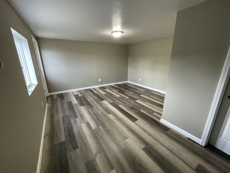 20 Locust St, Faribault, MN for sale - Interior Photo - Image 1 of 1