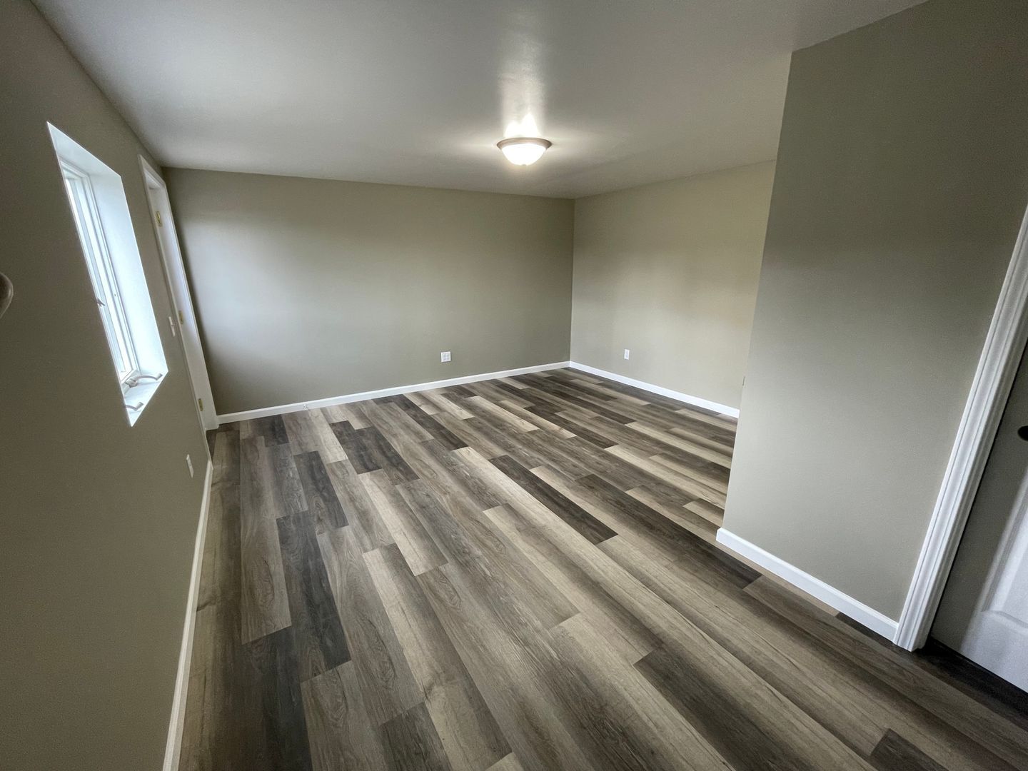 20 Locust St, Faribault, MN for sale Interior Photo- Image 1 of 1