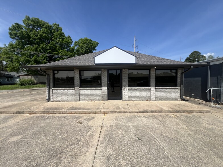 824 S Broadway St, Poteau, OK for sale - Building Photo - Image 1 of 1