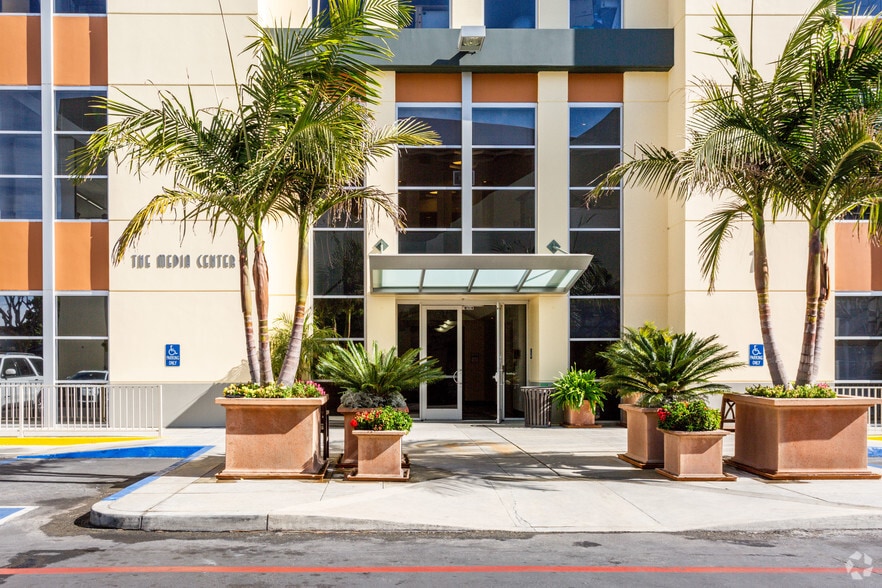 1600 Rosecrans Ave, Manhattan Beach, CA for lease - Building Photo - Image 3 of 8