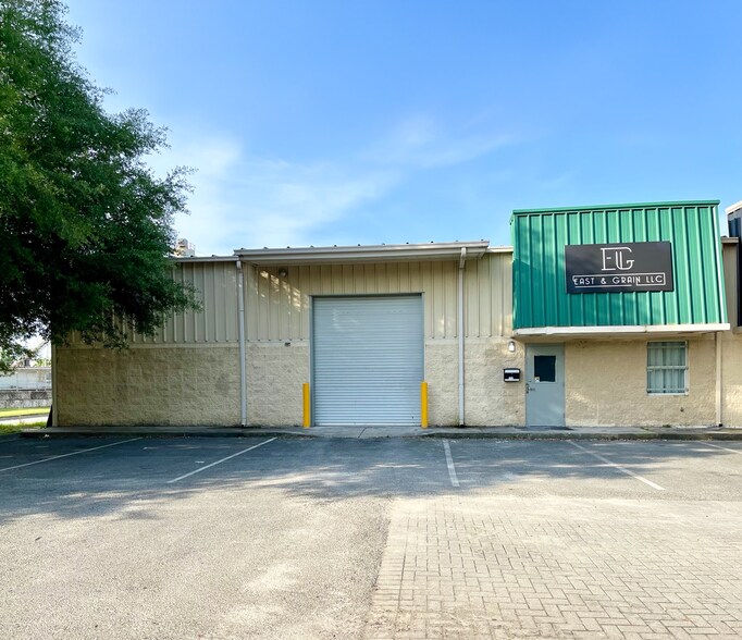 1101 Louisville Rd, Savannah, GA for lease - Building Photo - Image 2 of 5