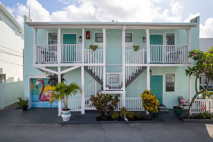 215 N Federal Hwy, Lake Worth, FL for sale - Primary Photo - Image 1 of 65