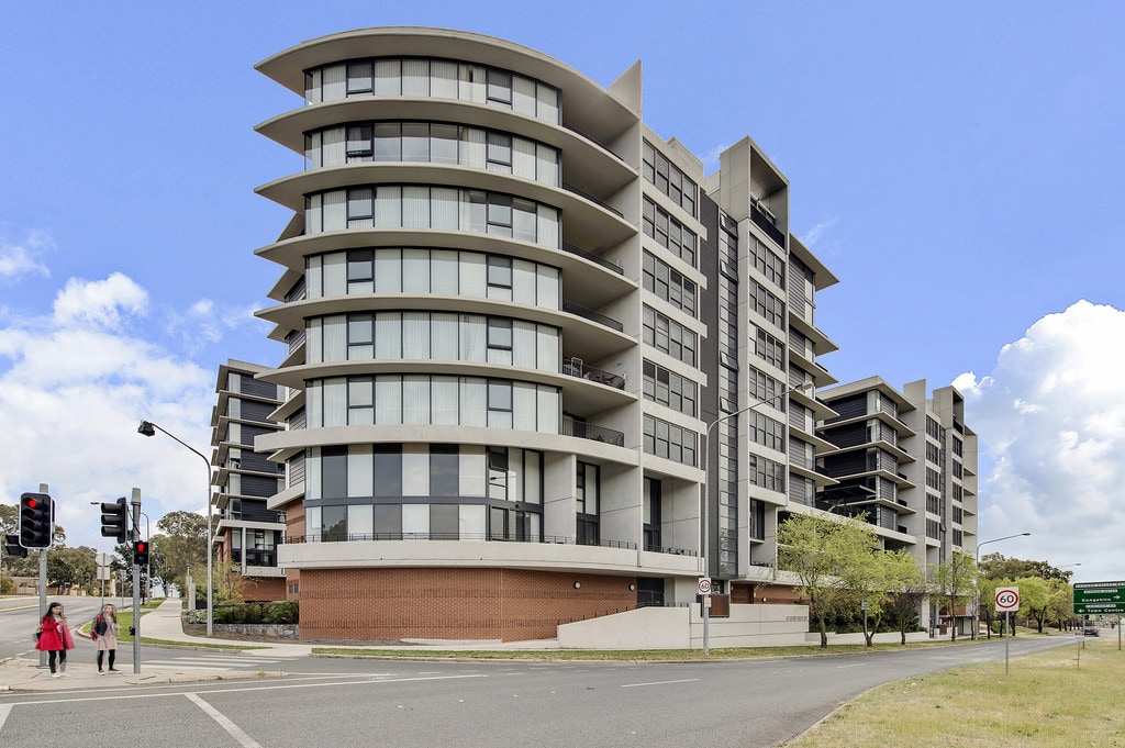 97 Eastern Valley Way, Belconnen for lease Primary Photo- Image 1 of 2