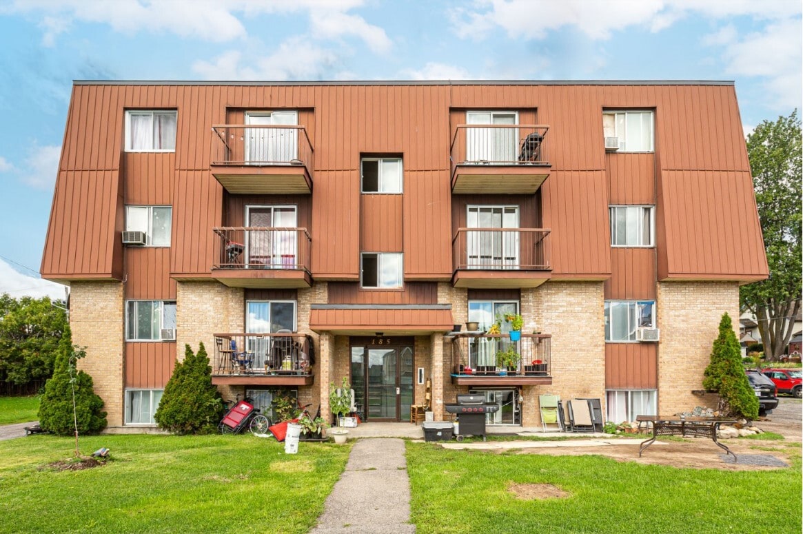 185 Tsse Legault, SainteAnneDesPlaines, QC J5N 2H1 Multifamily for