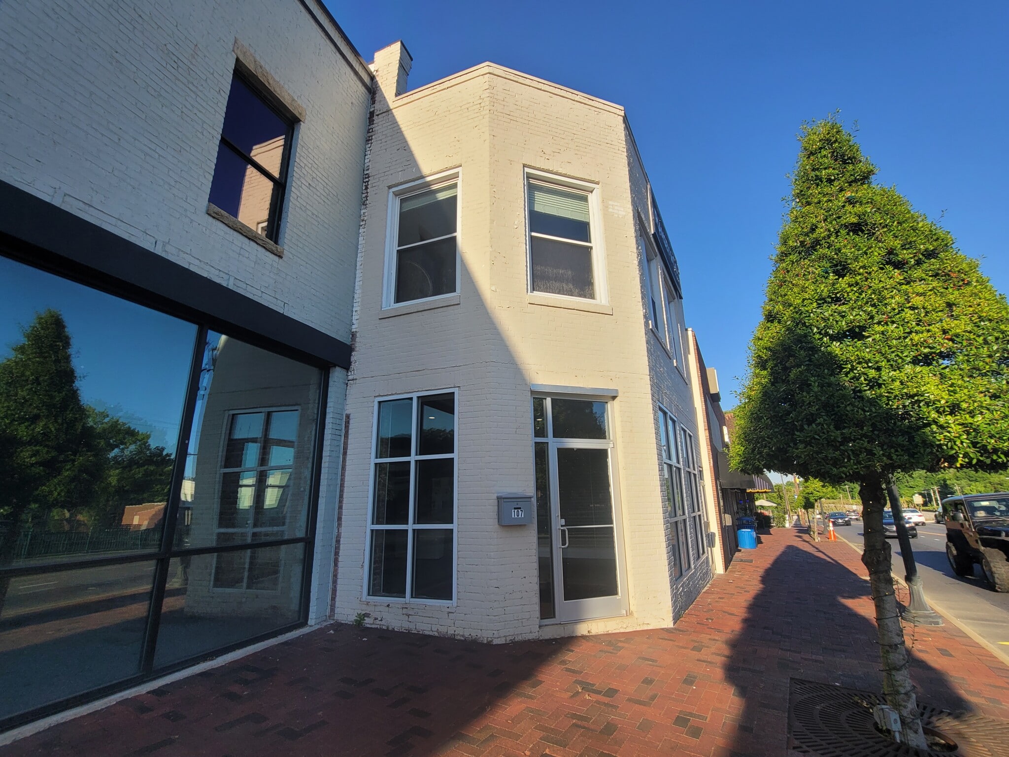 107-109 E Charlotte Ave, Mount Holly, NC for lease Building Photo- Image 1 of 16