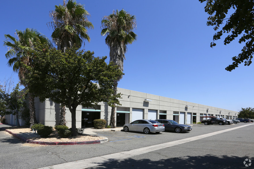 26111 Ynez Rd, Temecula, CA for lease - Building Photo - Image 1 of 5