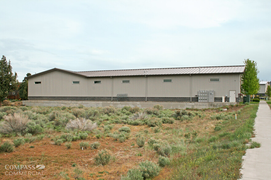 63004 NE 18th St, Bend, OR for lease - Building Photo - Image 3 of 9