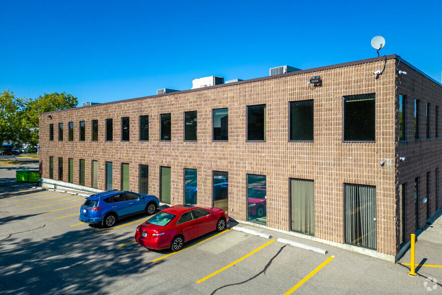 1338 36th Ave NE, Calgary, AB for lease - Building Photo - Image 1 of 10