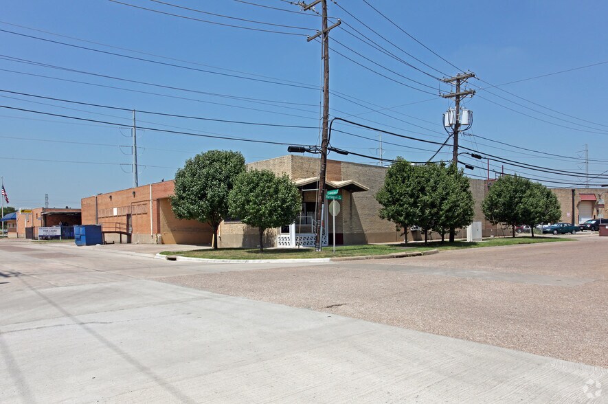 Industrial in Dallas, TX for sale - Primary Photo - Image 1 of 1
