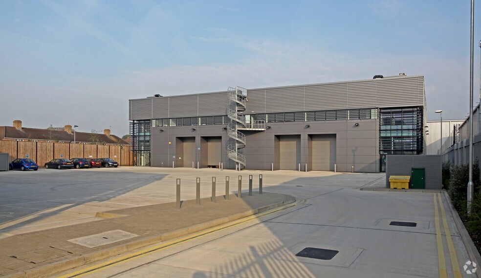 Central Way, Feltham, TW14 0AF